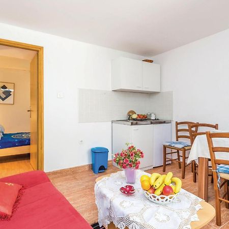 1 Bedroom Nice Apartment In Senj Сень Экстерьер фото